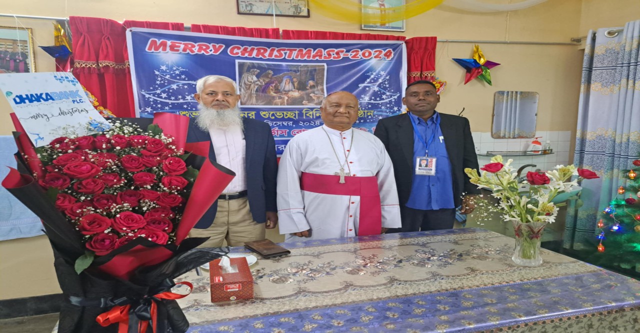 বড়দিন মানেই যেন স্বর্গীয় শান্তির নববারতা : বিশপ জের্ভাস রোজারিও