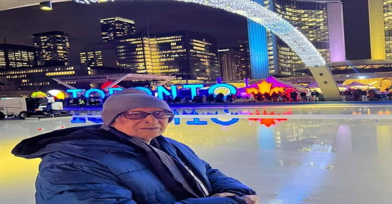 কানাডায় বিশেষ সম্মাননা পেলেন বিশিষ্ট গিটারবাদক এনামুল কবির