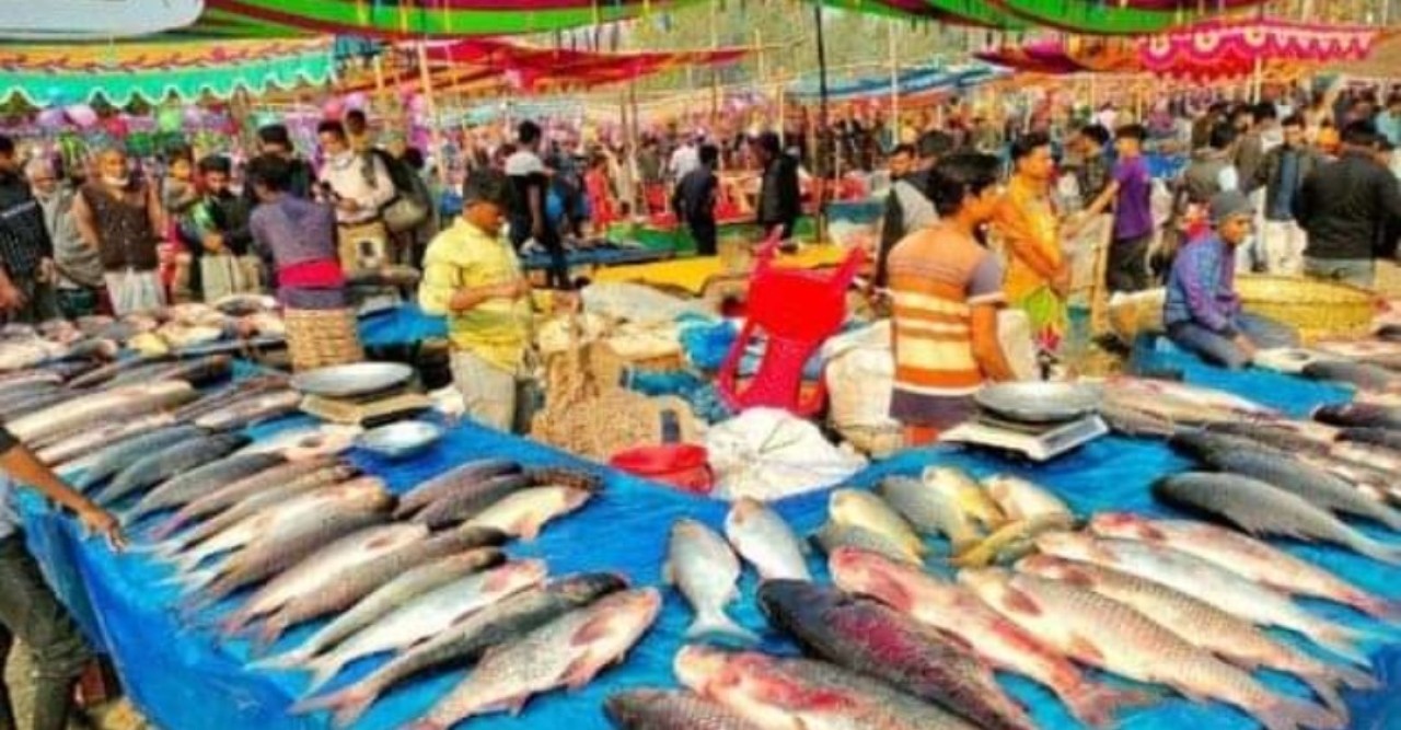 পোড়াদহ মেলায় এক মণ ব্লাক কার্প, ১১ কেজি ওজনের মিষ্টি