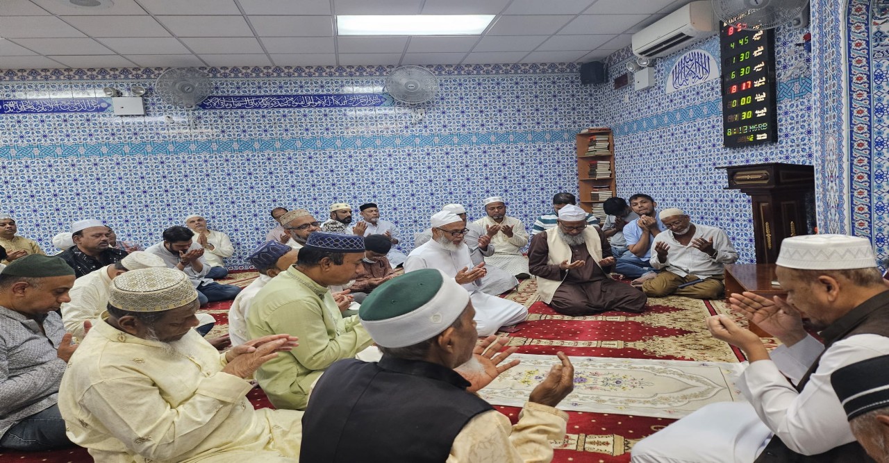 জাবেদ উদ্দিনের মায়ের স্মরণে  এস্টোরিয়া ওয়েলফেয়ার সোসাইটির মিলাদ মাহফিল
