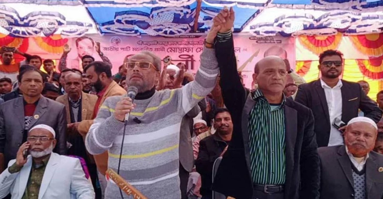 বাণিজ্যমন্ত্রী লিপস্টিক ওয়ালাদের নিয়ে ব্যস্ত থাকেন: জিএম কাদের
