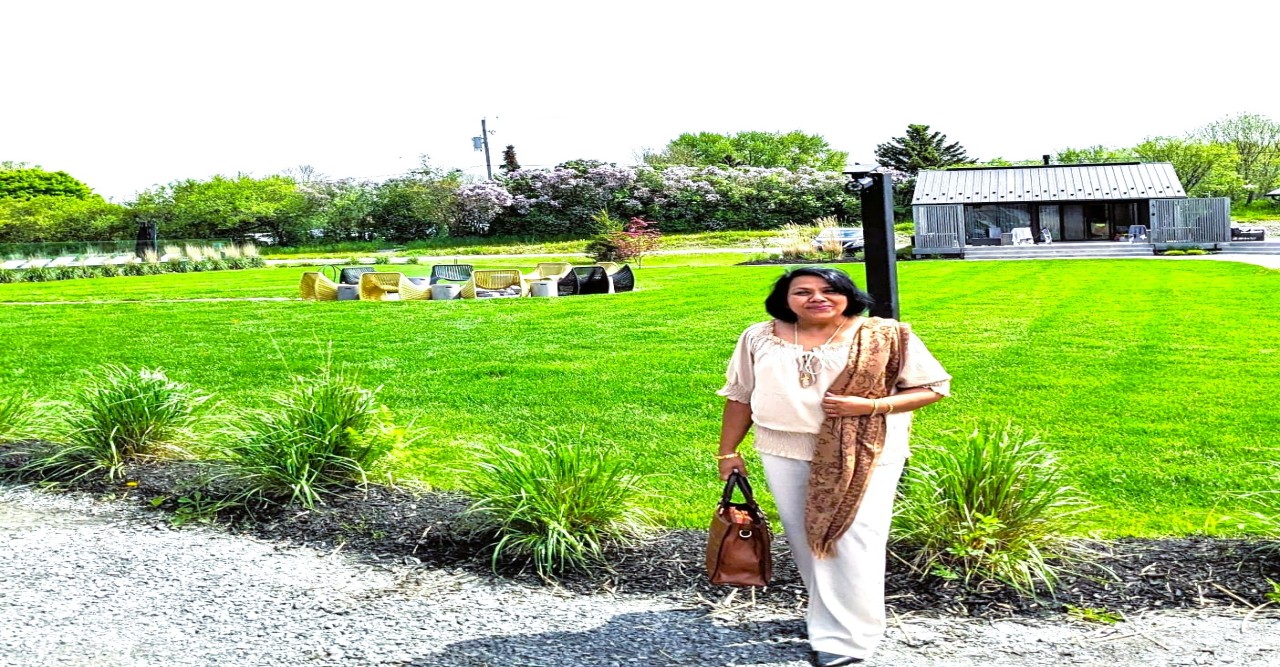 " কানাডার ফুল, পাখি এবং বৃক্ষের গীতিকাব্য"  প্যামেলিয়া রিভিয়ের