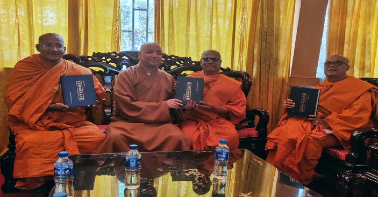 ভারতীয় সন্ন্যাসীদের দল ইউনান প্রদেশের কয়েকটি বৌদ্ধ মন্দির পরিদর্শন করে