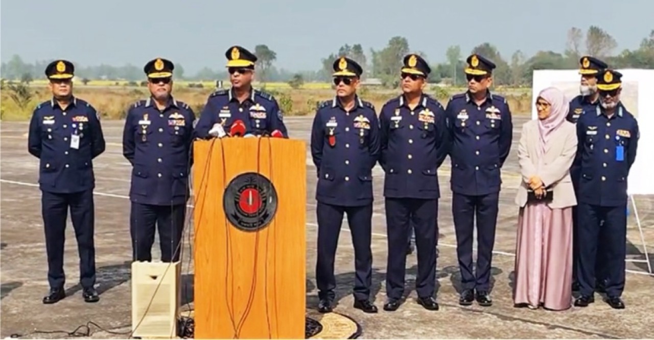 বগুড়া বিমানবন্দর এলাকা পরিদর্শন করলেন বিমানবাহিনী প্রধান