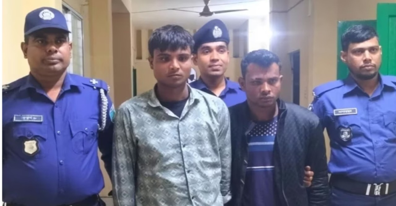 অবশেষে ধরা পড়লেন হাতকড়াসহ পালিয়ে যাওয়া