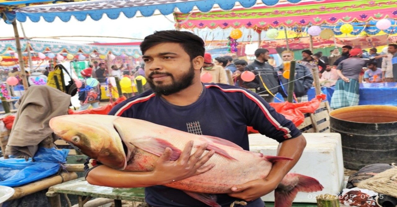 বগুড়ায় ঐতিহ্যবাহী ‘পোড়াদহ মেলা’ অনুষ্ঠিত
